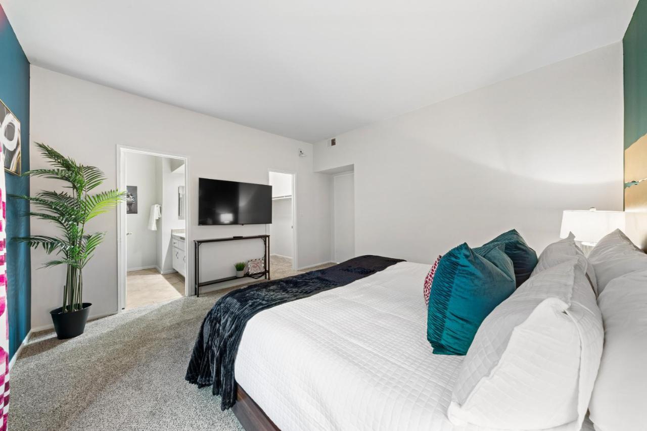 Beverly Hills Chic 2 Bed 2Bath With Patio And Parking 309 로스앤젤레스 외부 사진